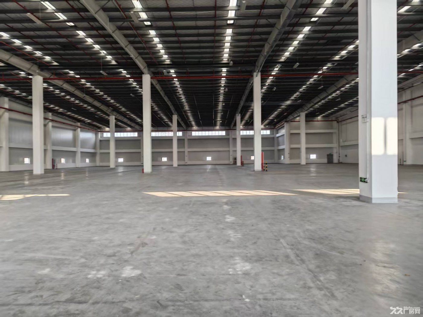 闵行莘庄工业区出租高平台仓库30000平 丙二类消防随时看库 - 2