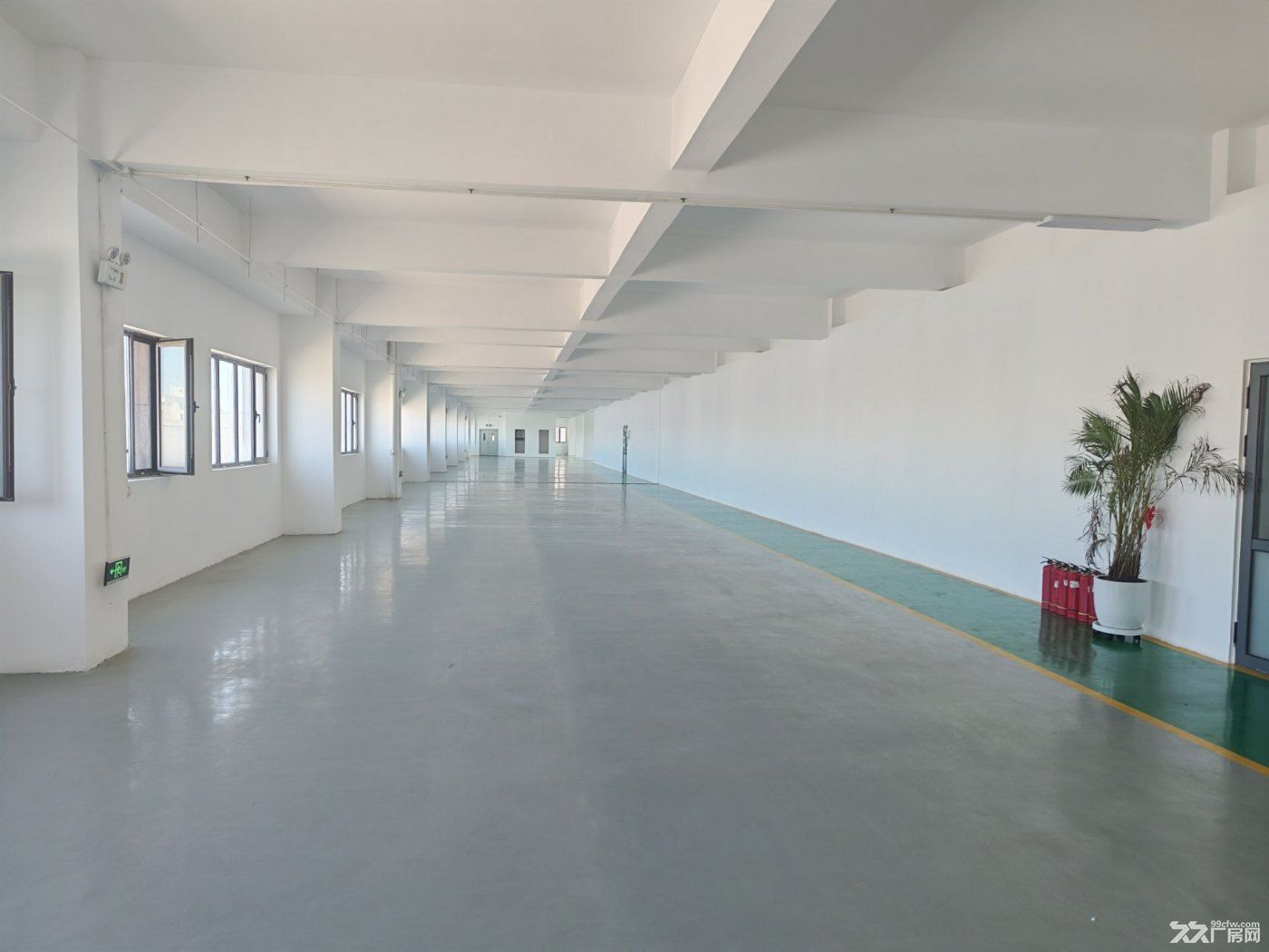 空港小面积带3吨货梯，可办公展厅仓储直播等 - 3