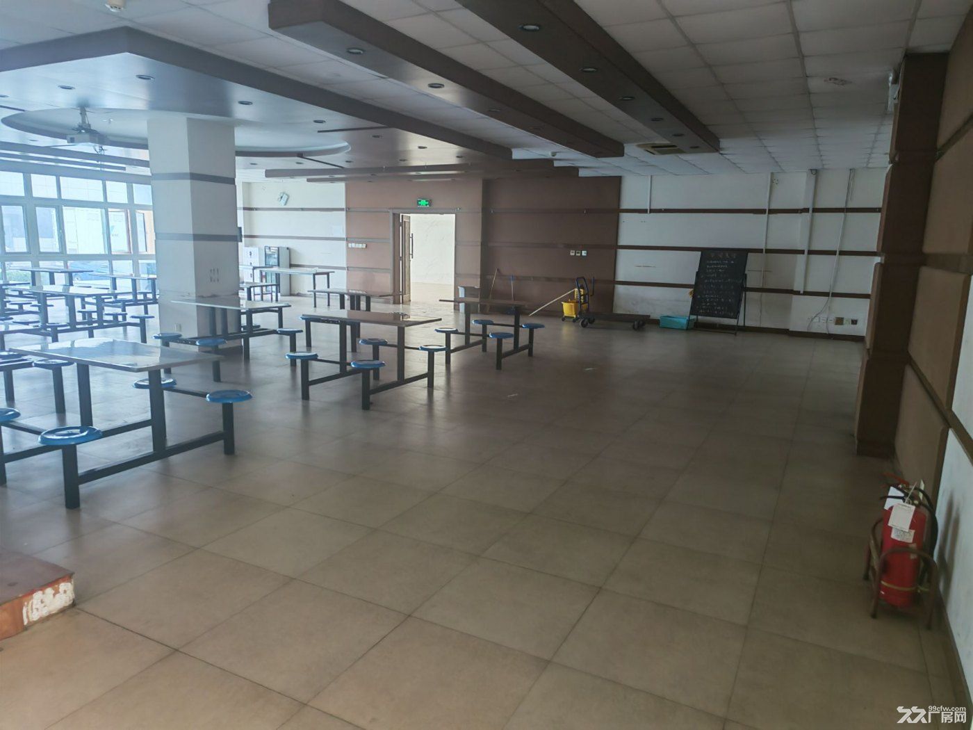 空港一楼带装修，可生产仓储展厅直播等，随时可看 - 3