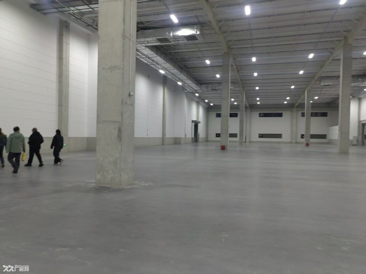出租松江新桥工业园区仓库12000平高9米无需落税 - 6