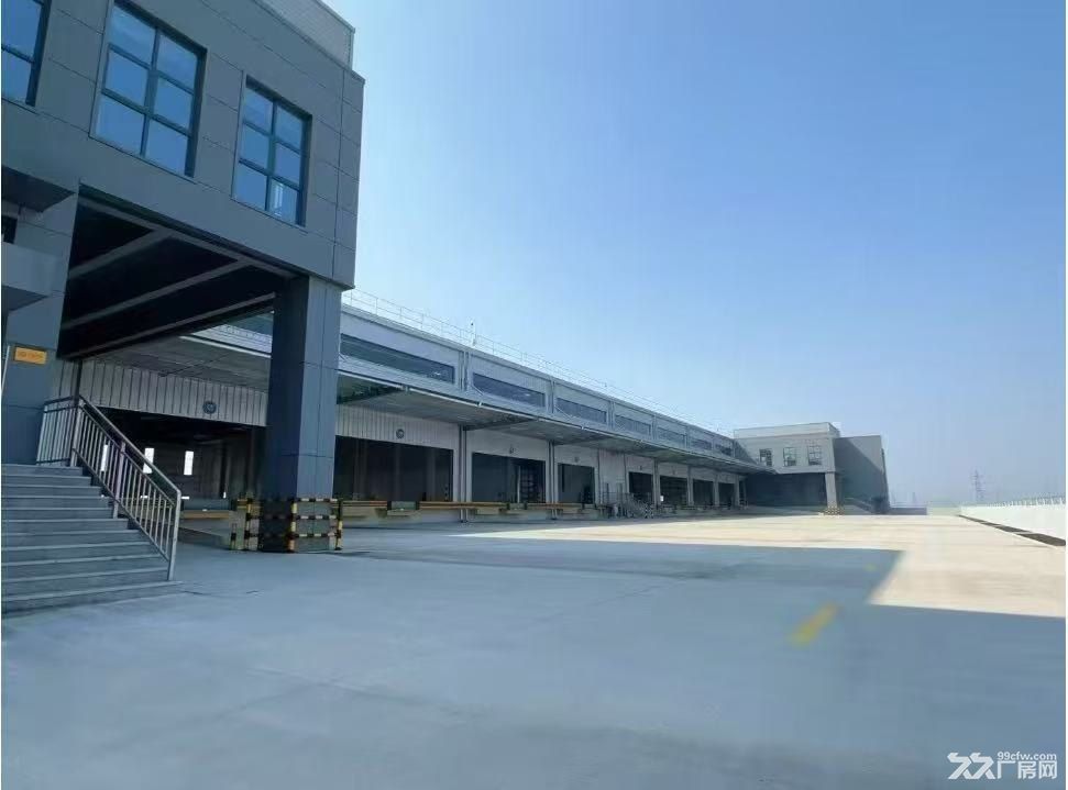 宝山罗店原房东直租5000-16000平米丙二类高平台仓库交通方便 紧邻高速
