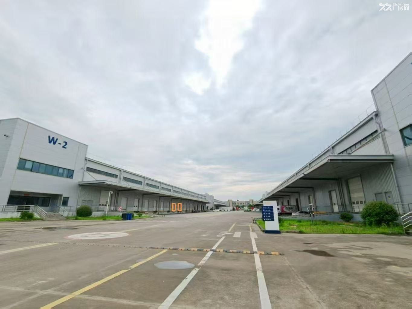 宝山区原房东高平台出租高11米免租3个月无公摊适合物流仓储配送