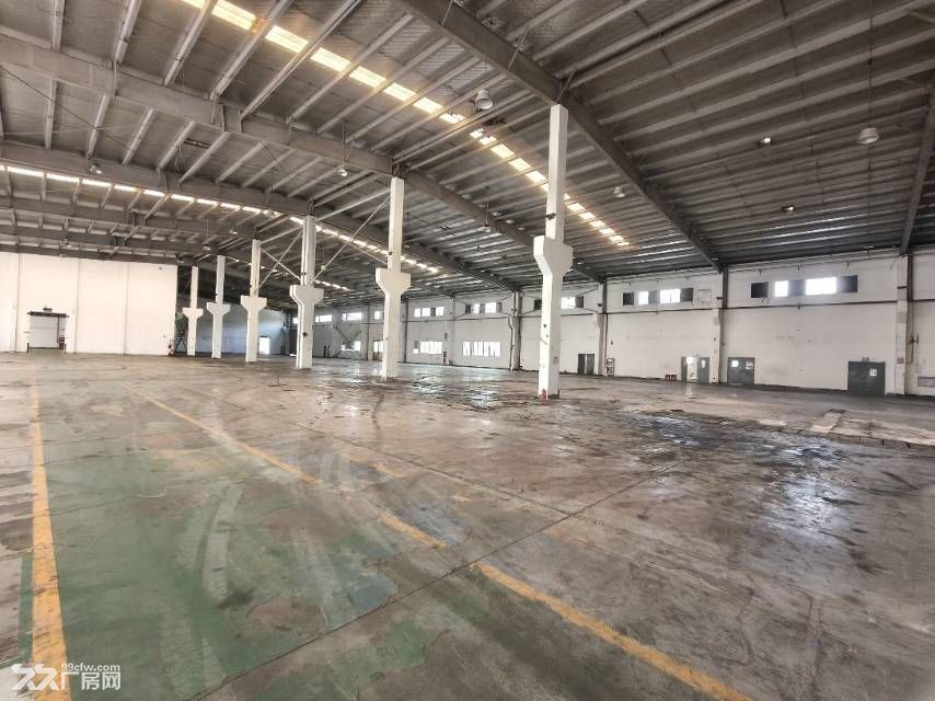 独门独院火车头厂房，层高12 米