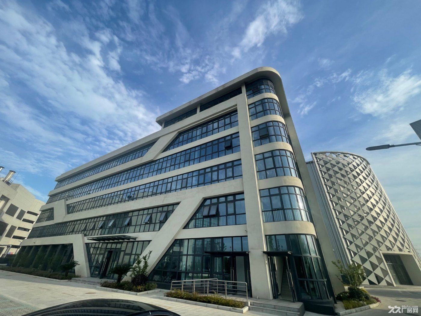 吴江汾湖苏州南站-全新双一层厂房-3500-13000方可分割-停车方便-柱距大 - 5