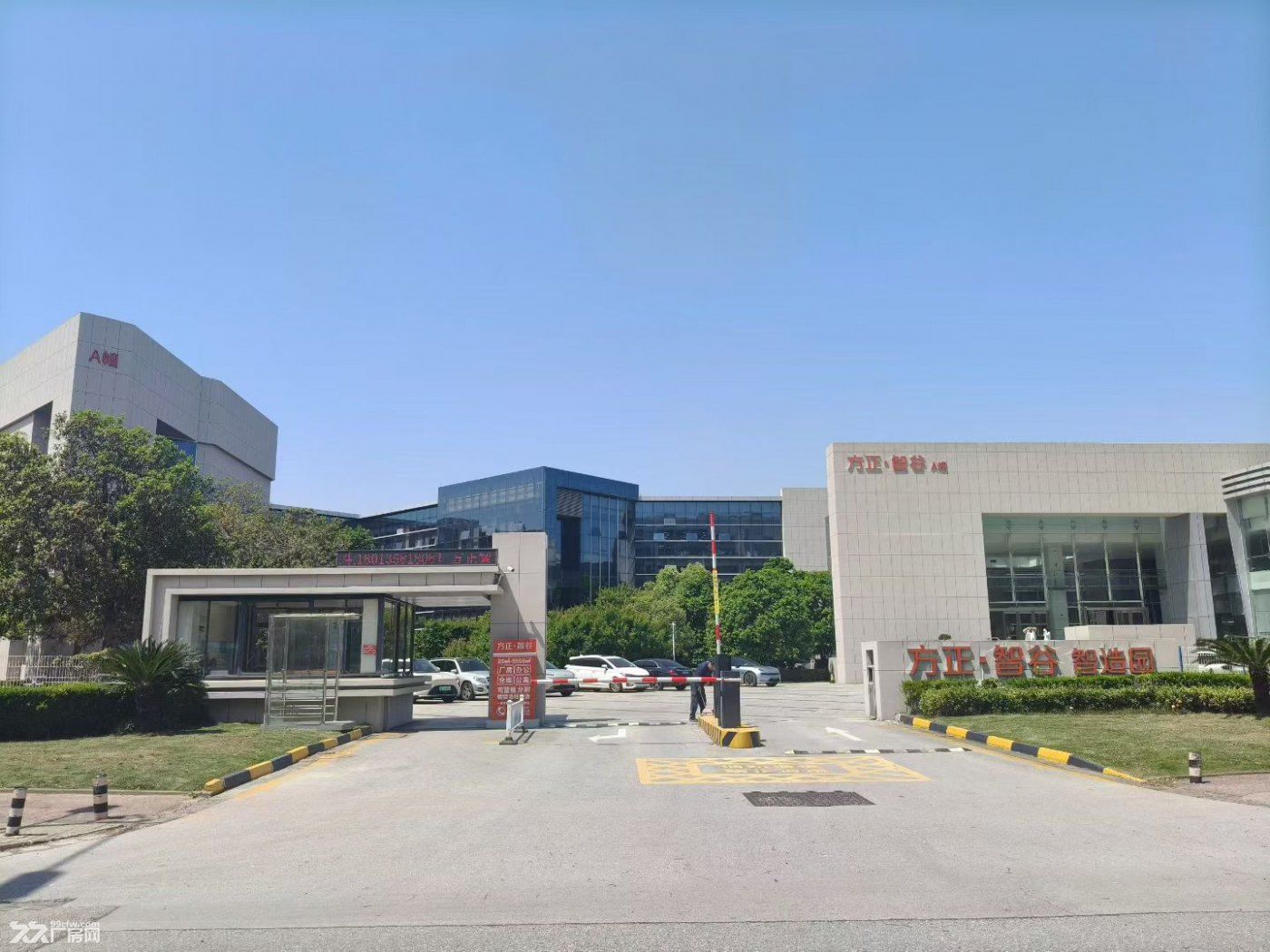 东沙湖基金小镇旁,精装修办公室248平,近永旺梦乐城,车位充足,价格面议 - 4