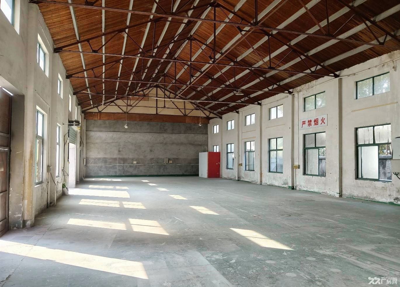 大小面积，白鹤工业区独栋550平，配有办公，场地免费棚子使用，停车免费 - 8
