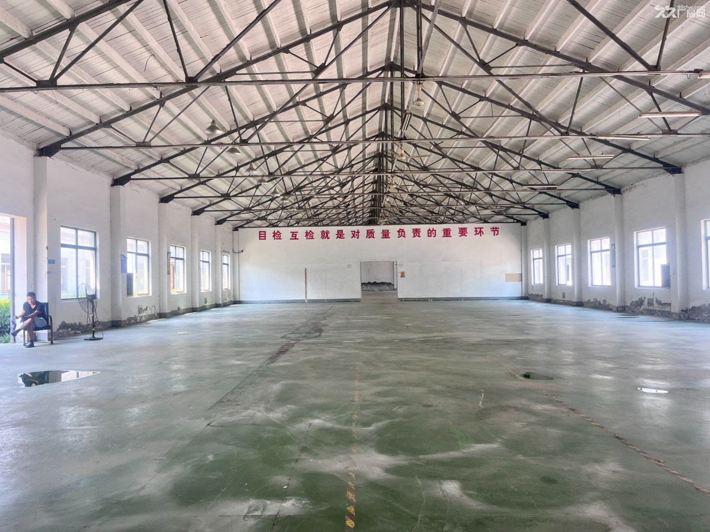 天凝适合塑料粉碎拉丝，独栋1200平车间高11米 带3部行车