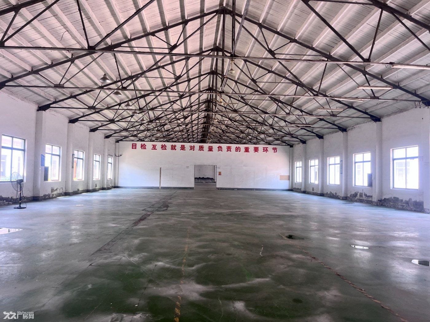 天凝适合塑料粉碎拉丝,独栋1200平车间高11米 带3部行车 - 3