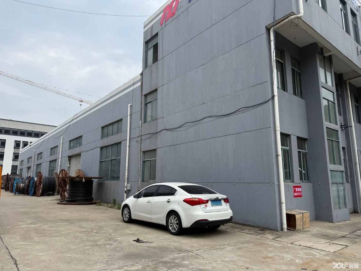洪蓝工业园单门独院2000平厂房直租 - 4