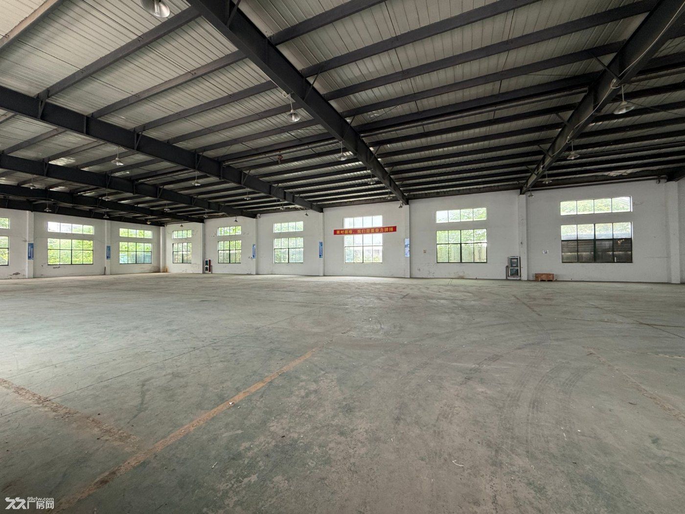 洪蓝工业园单门独院2000平厂房直租