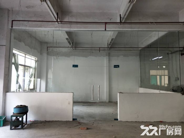 凤岗金凤凰一楼靠近主干道水电齐全厂房660平人流多