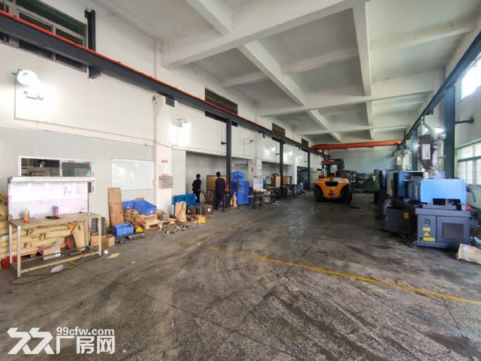 凤岗主干道边上厂房出租一楼1700平 带行车 高度6米空地大 - 3