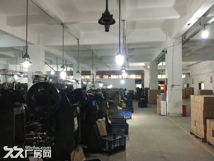 凤岗黄洞出租五金/塑胶/模具一楼厂房出租870平方市 - 2
