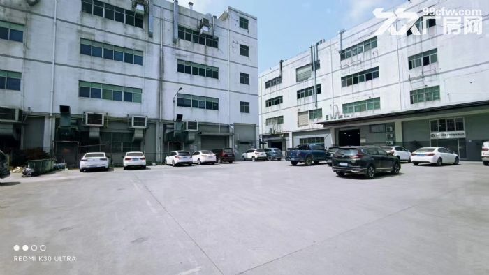 凤岗（原房东）楼上新出整层厂房三楼2200平 好招工有办公室