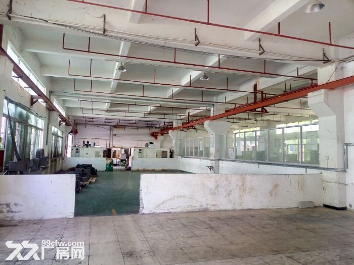 凤岗一楼带牛角行车厂房出租1500平方 办公室精装