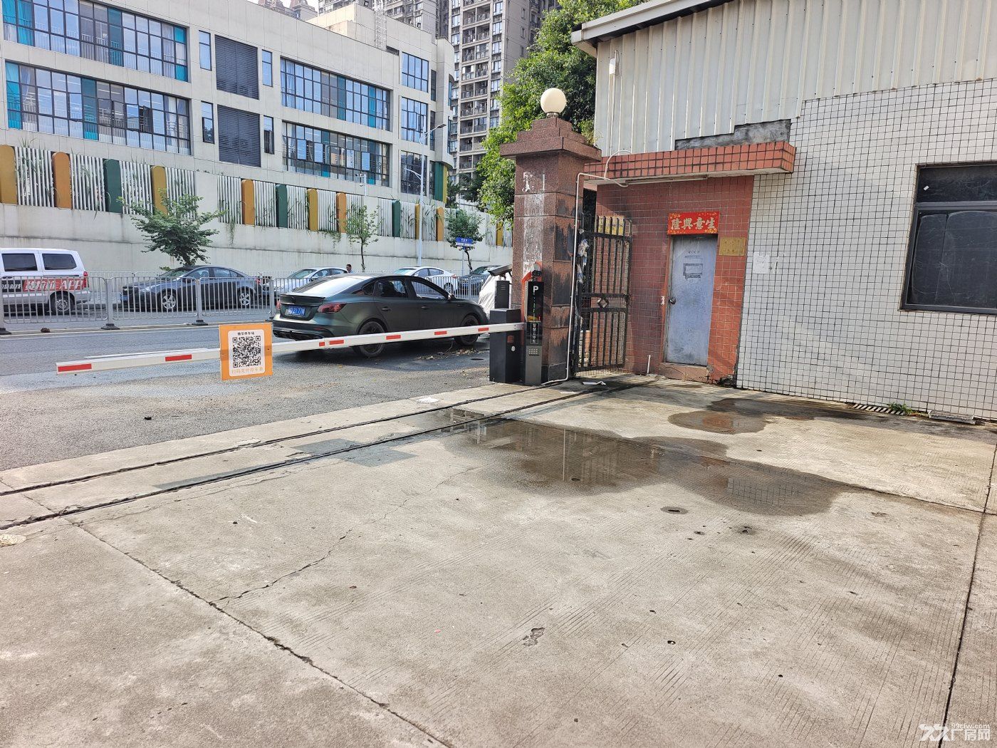 10米高，有航车，凤岗单一层钢构厂房出租2300平 原房东租 - 2