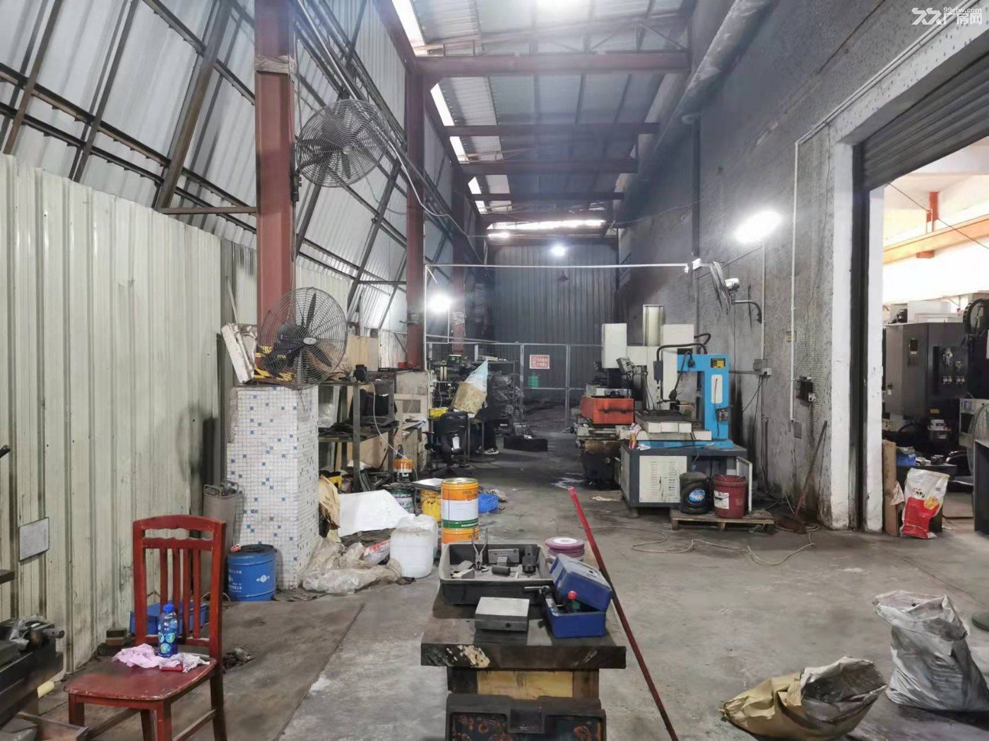 凤岗汽车站附近一楼五金CNC数控模具钣金厂房出租 带行车