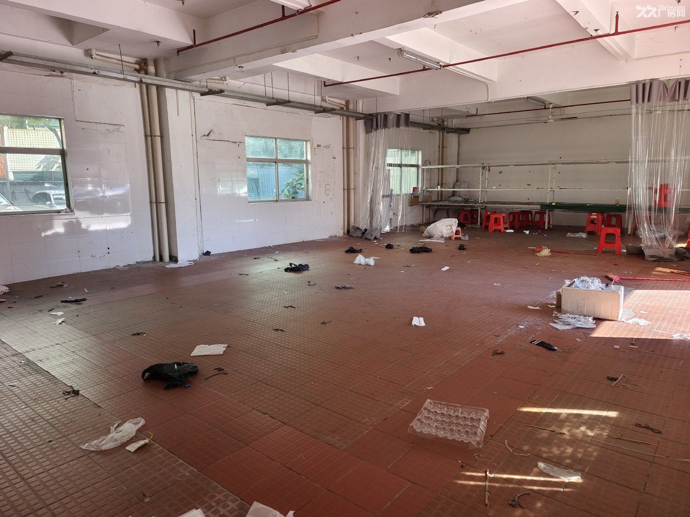 凤岗雁田小面积一楼厂房出租300平 有办公室,空地大 - 2