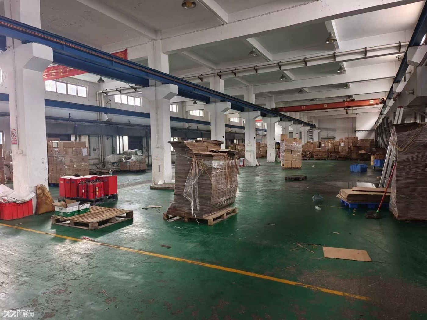 凤岗注塑模具装配厂房出租一二楼2900平米，有现成航车 模房