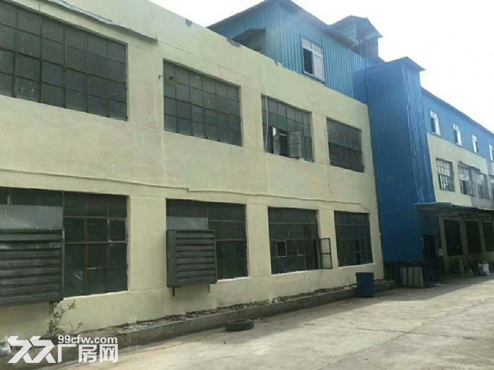 凤岗凤德岭带装修楼上厂房出租710平方，水电齐全