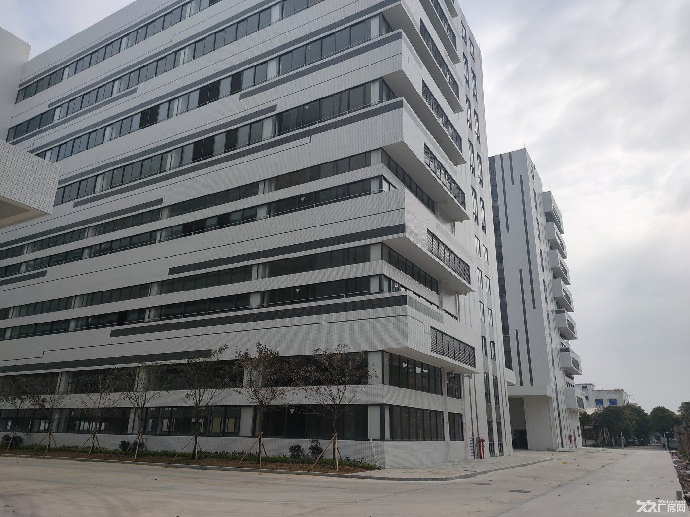 永宁社区标准厂房出租可分租注塑机可上二楼