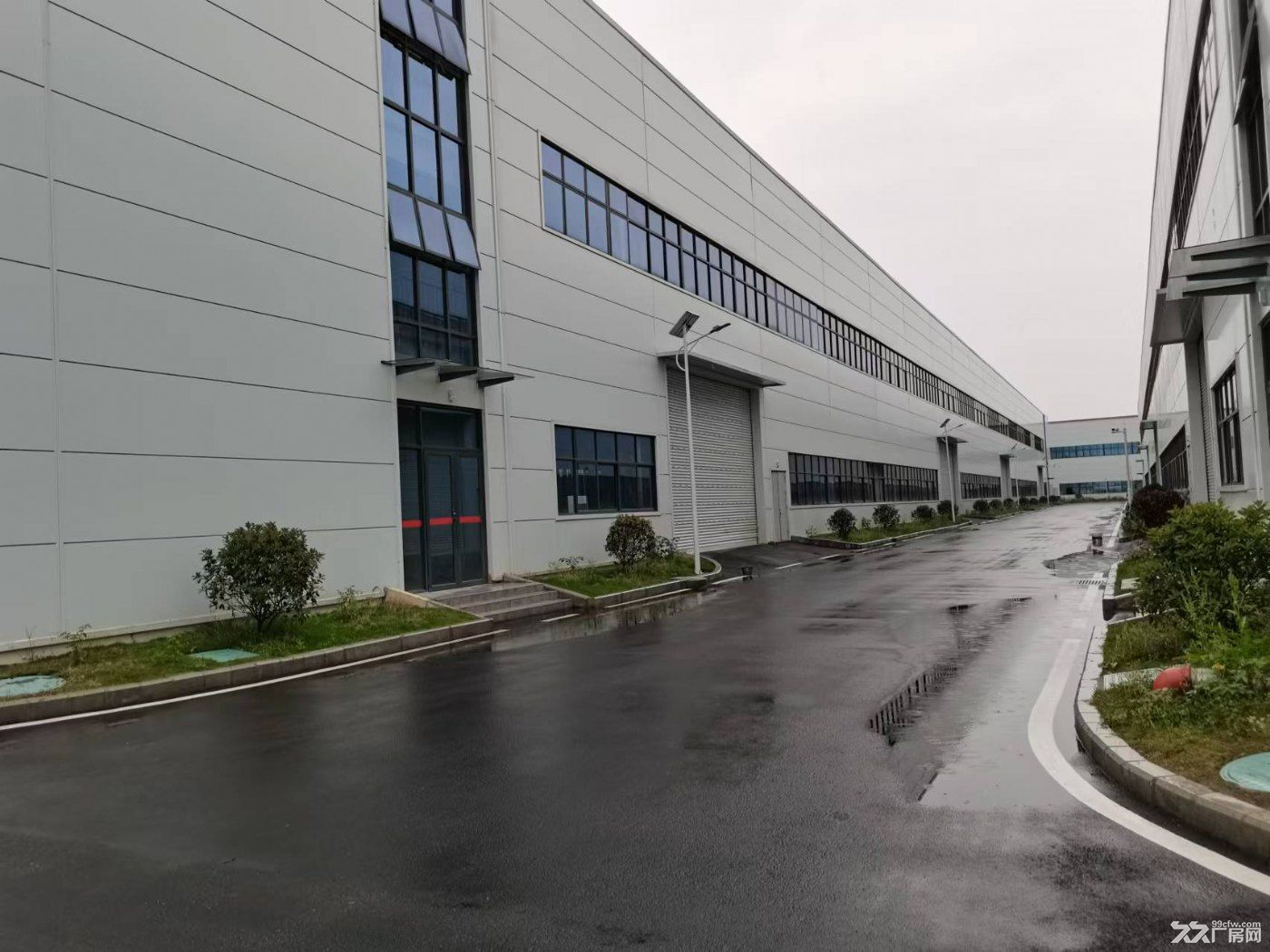 成都13米工业园区,园区位置好,交通方便,配套完善 - 3