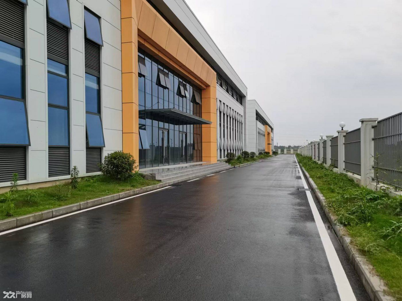 成都13米工业园区,园区位置好,交通方便,配套完善 - 2