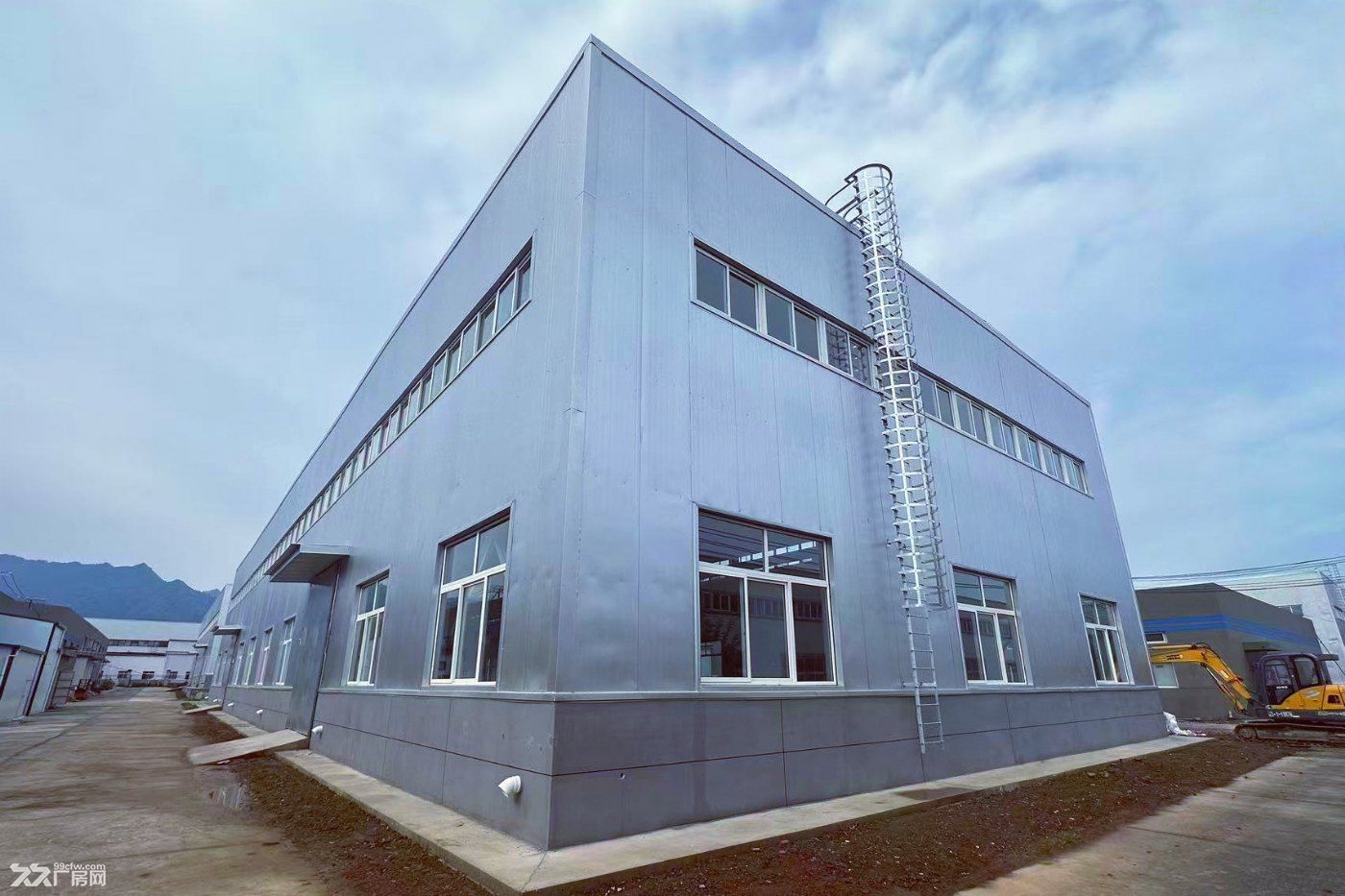 厂房出租丨企业优选！1000m²全新钢构厂房，10吨行车，直达比亚迪三期！ - 3