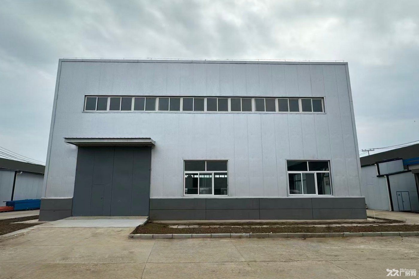 厂房出租丨企业优选！1000m²全新钢构厂房，10吨行车，直达比亚迪三期！