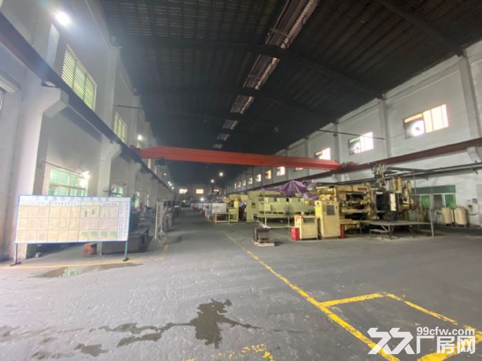 带航车 12米高凤岗单一层钢构厂房出租 机械设备 电脑锣机床