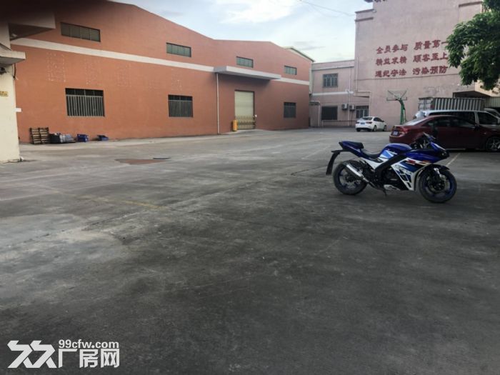 凤岗建筑材料 模具钢材 玻璃 汽车配件独院钢结构厂房出租