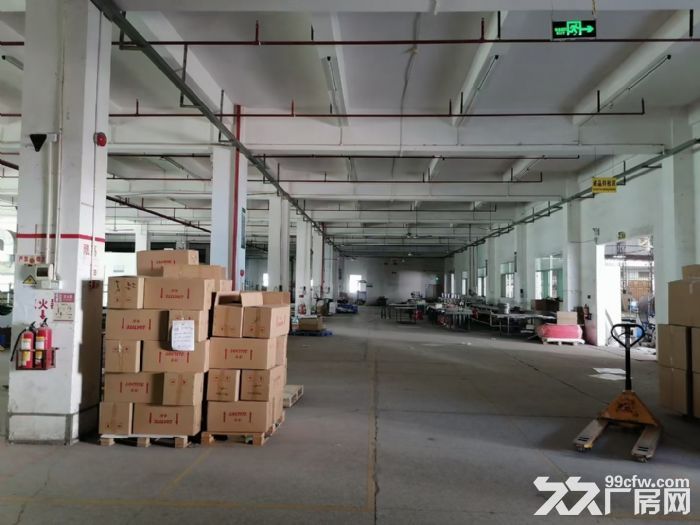 凤岗主干道边上重工业厂房出租一楼2400平方 高5米可分租 - 2