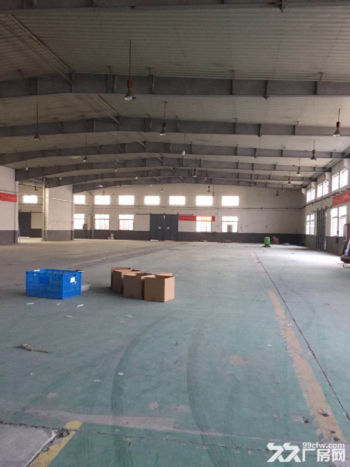 鸿达路旁3000方仓库可分租,层高7米合同可签5年 - 2