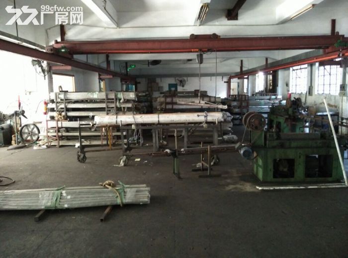 凤岗一楼小面积厂房出租450平 带行车 适合注塑模具