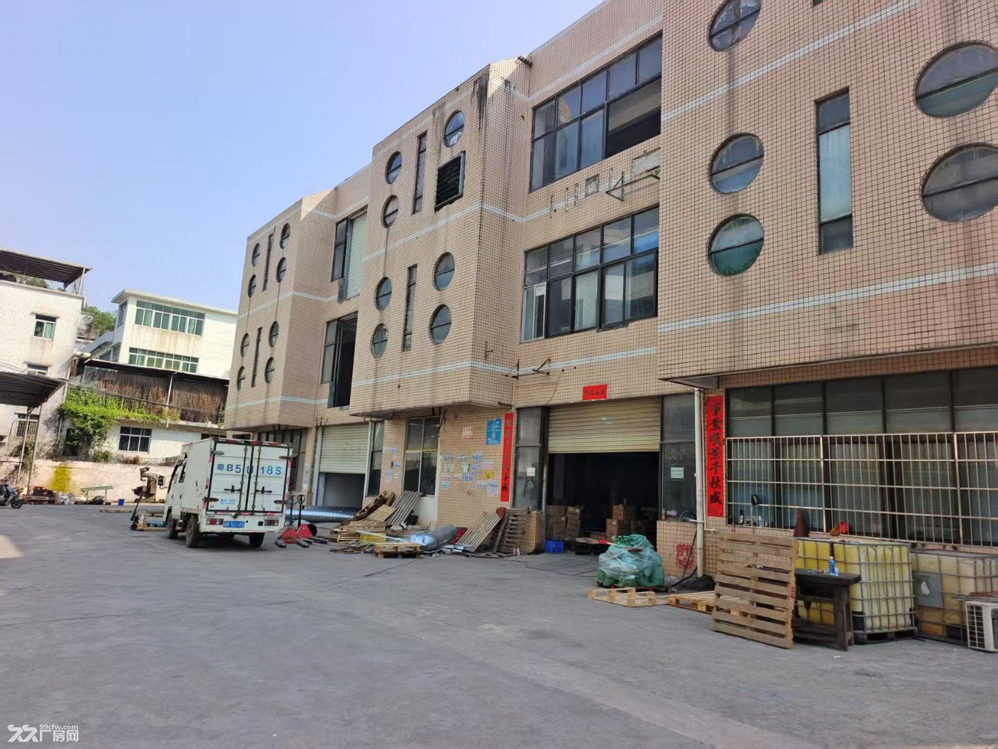凤岗独门独院厂房出租3900平，空地大，好招工