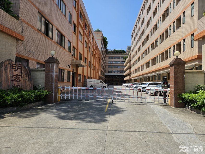 黄江1楼1350注塑车间带行车和1楼700平仓库出租 - 2
