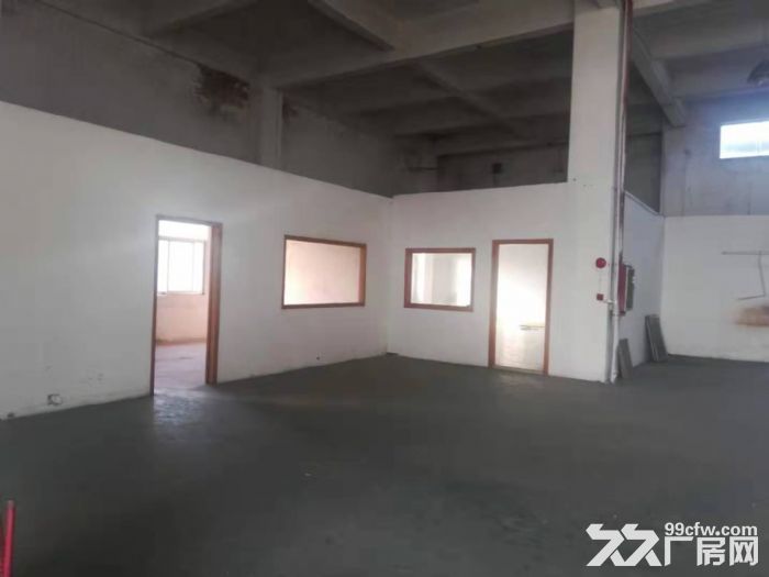 清溪三中二楼重工厂房出租，2600平，高6.5米，适注塑五金