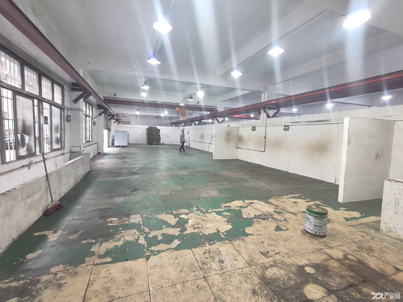 行车免费用 油甘埔小面积厂房出租400平 注塑模具 冲压数控