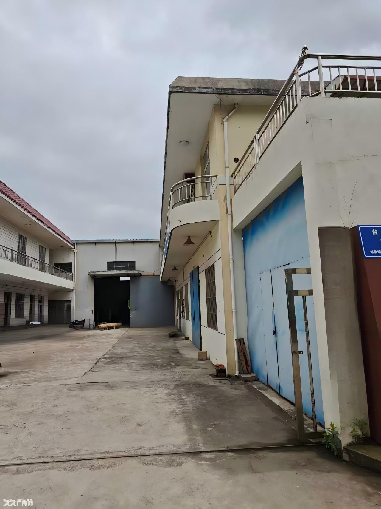 启东市区江海路台角路口土地厂房出租