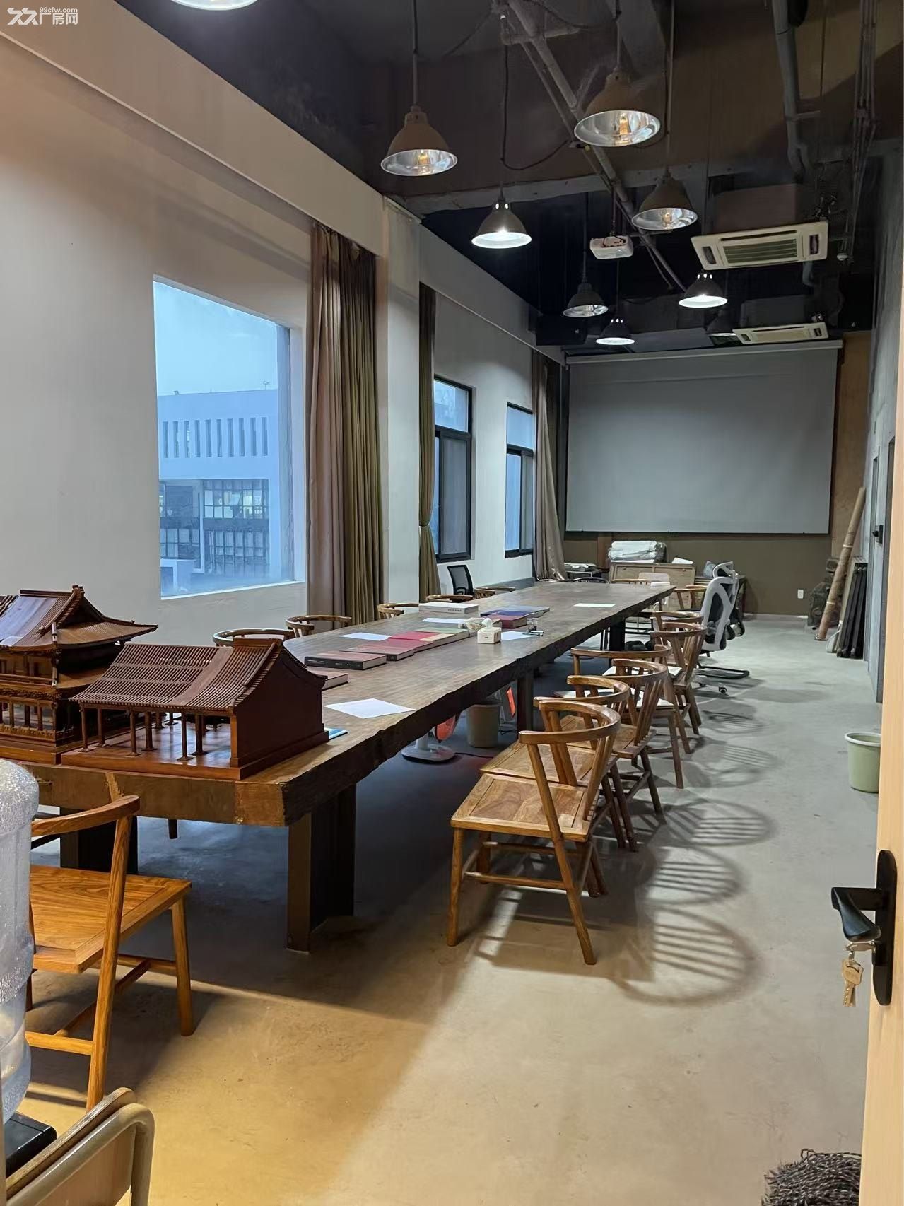 双浦镇独门独院厂房，有办公室，宿舍