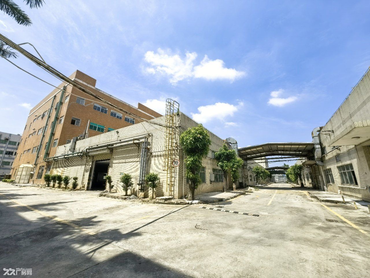 龙华观澜高速出口独院25000平厂房出租 - 4