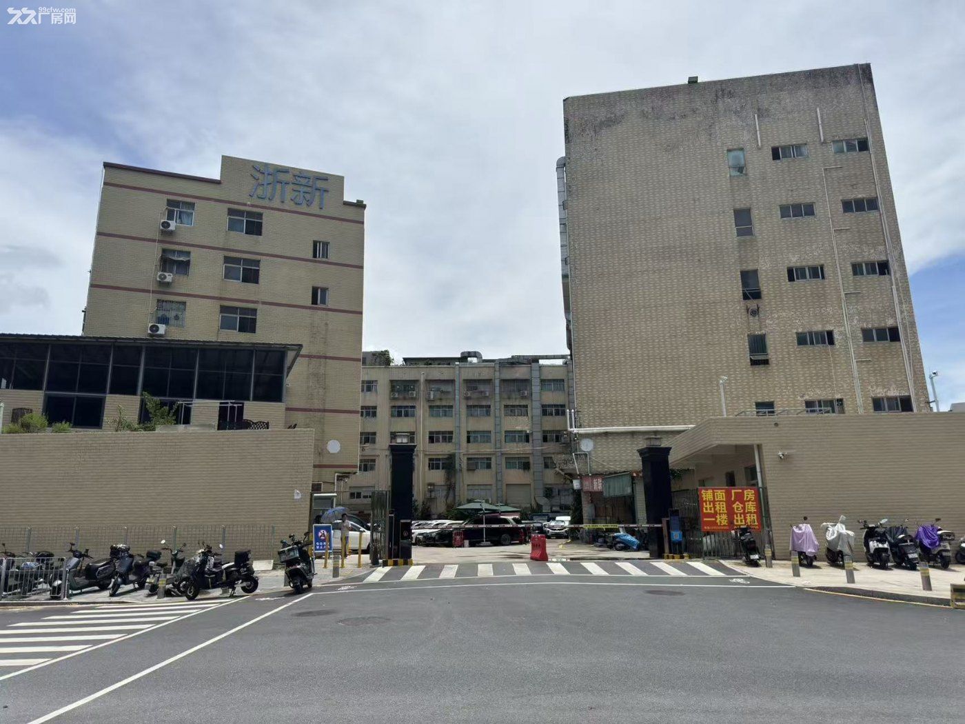 深圳市龙岗区 1000㎡单层厂房 房东直租 零公摊 实量面积 押二付一 - 8