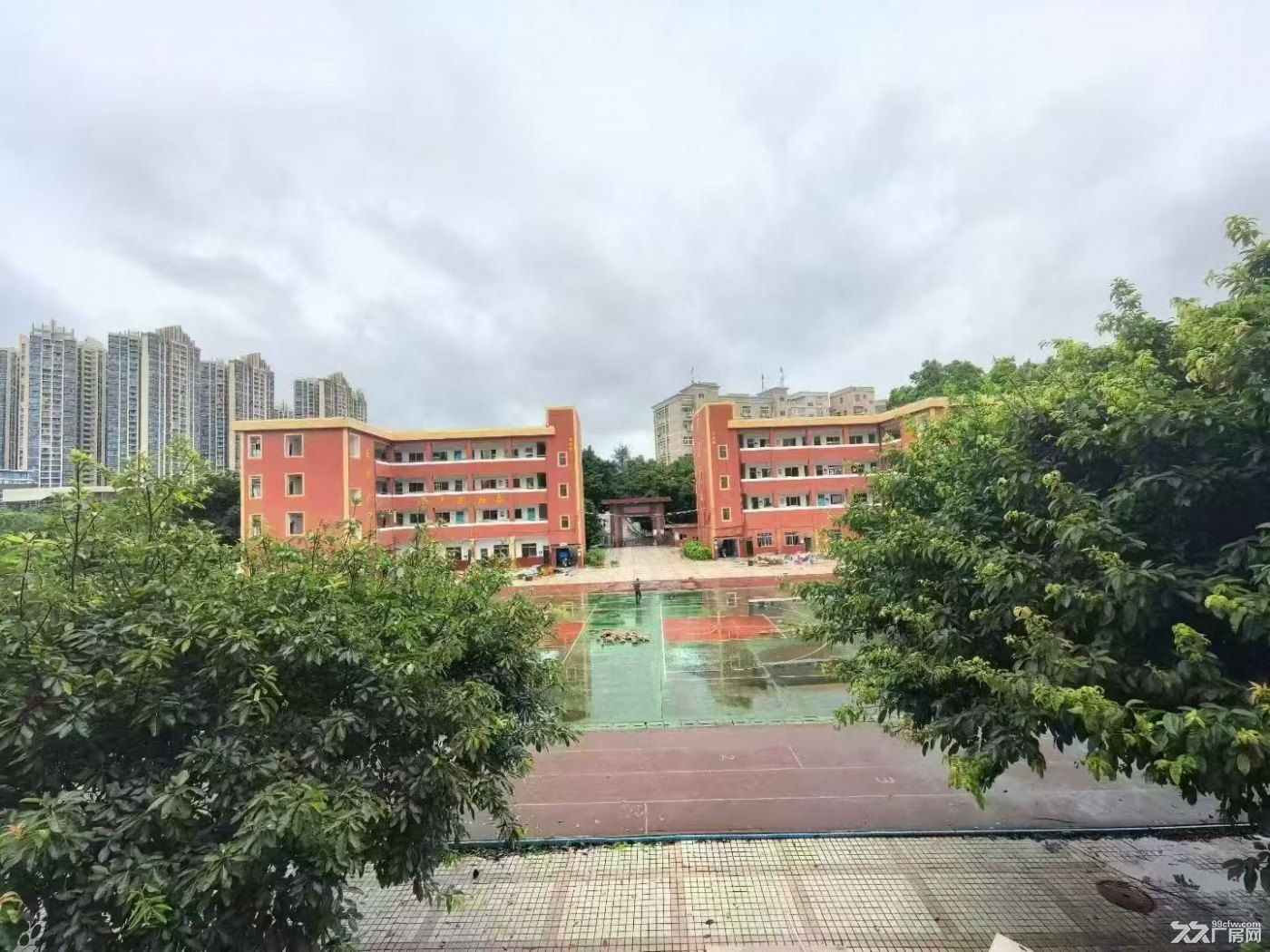 龙华独院13000平学校厂房出租 - 2