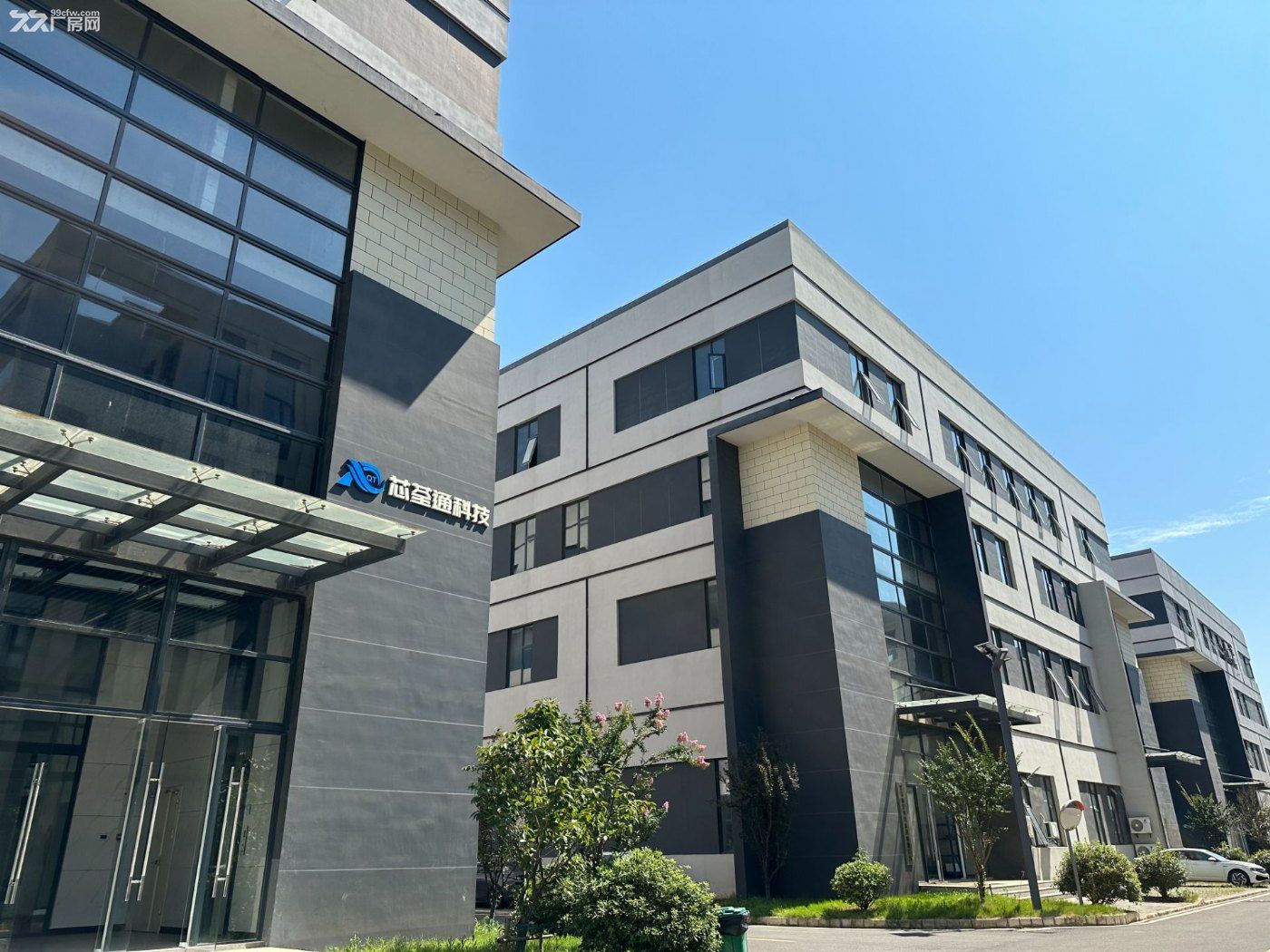 汤逊湖畔花园分层厂房可租可售客货梯齐全配套成熟