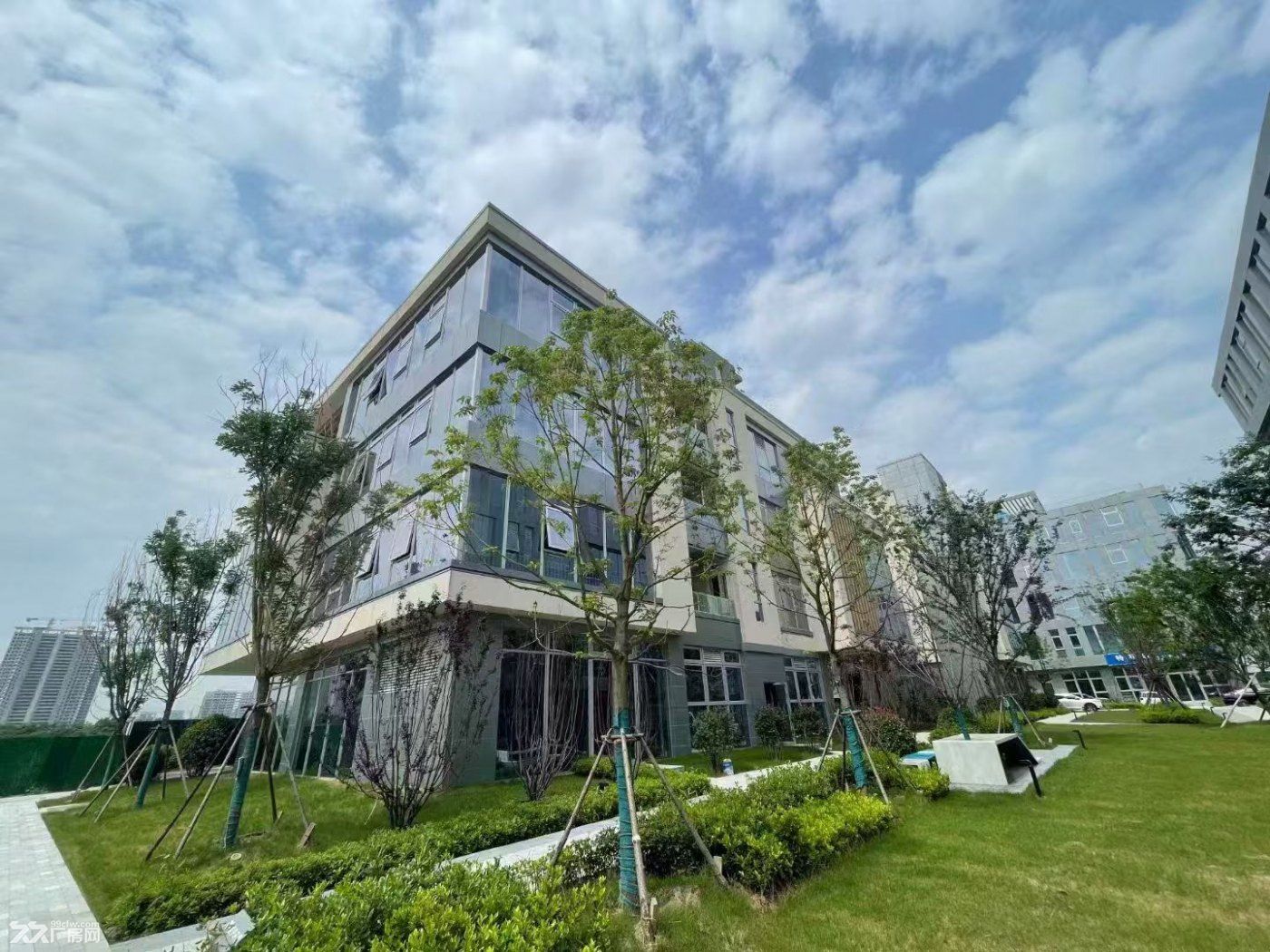 真正0租金 地铁口 独栋双拼花园办公1000㎡ 企业总部 可租可售 停车免 - 2