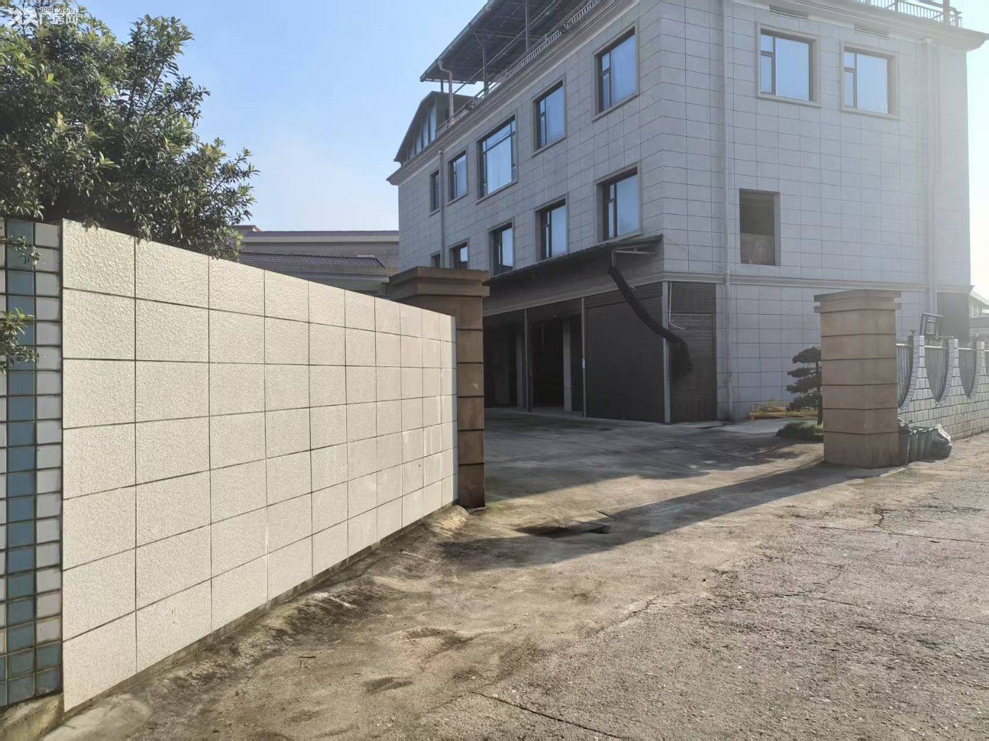 房东优惠出租绕城高速附近（距鹿芝岭收费站1.5公里）独门独院厂房（仓库）580平