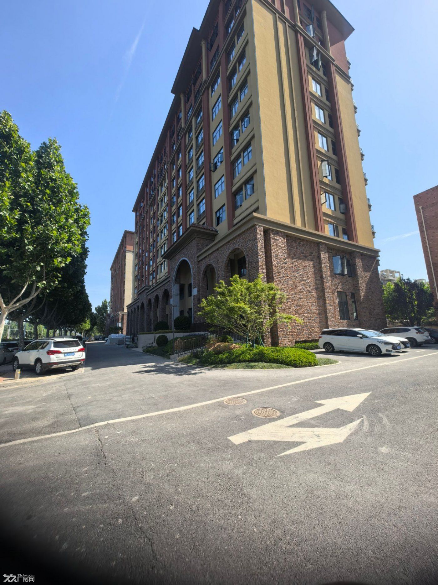 出租郑东新区8号线地铁附近全新小面积精装产业大厦