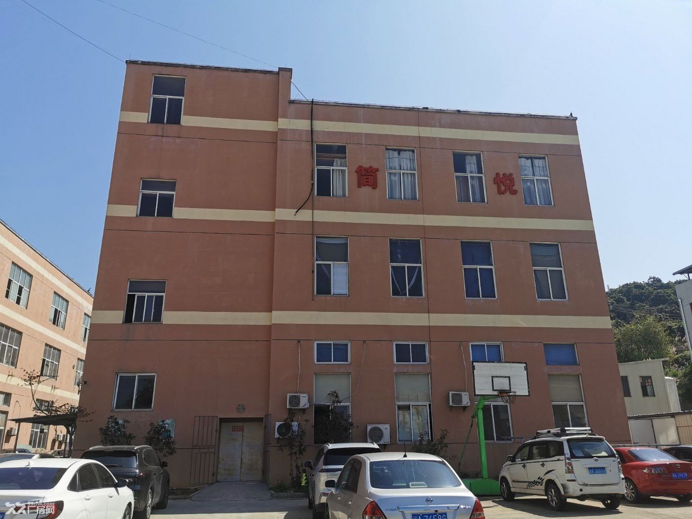 多栋标准厂房房东直租,交通便利,单层面积可选758、1060、1388、1552 - 3