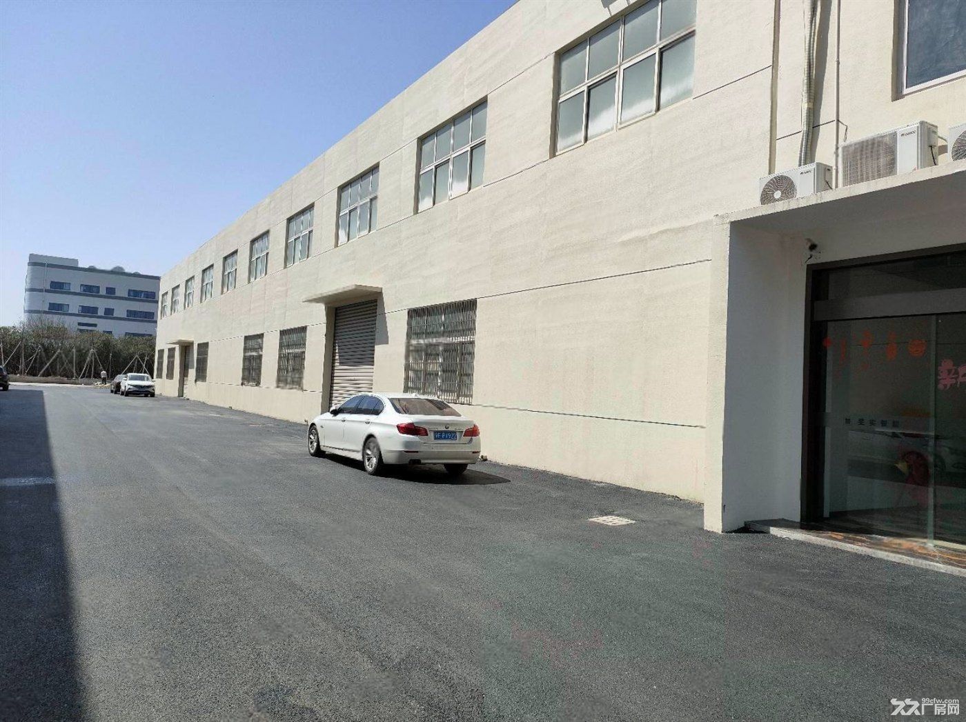 房东直租:黄渡原房东出租1500,单层带行车,精装办公室,场地大 - 6