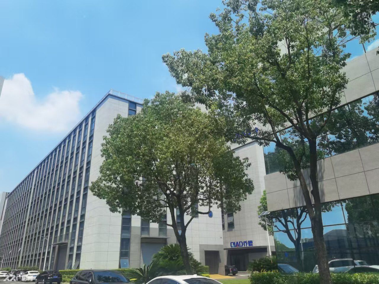 松江开发区10000平三层厂房出租，大小可分租